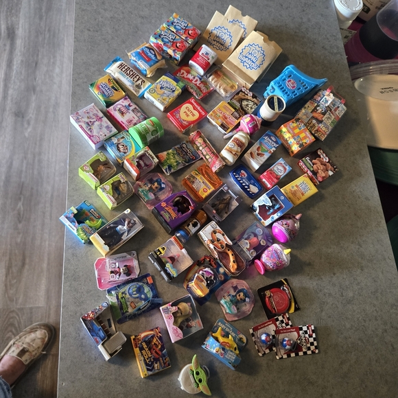 60 Mini Brands - Picture 1 of 1